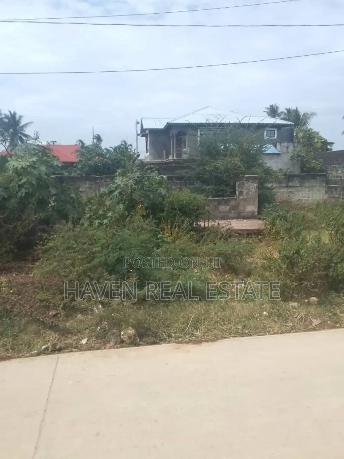 Kiwanja Kinauzwa Zanzibar Mbweni in Mjini Magharibi