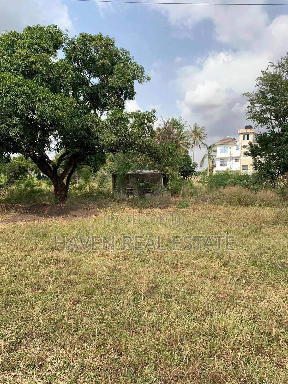 Eneo Linauzwa Mbezi Beach in Mbezi Beach