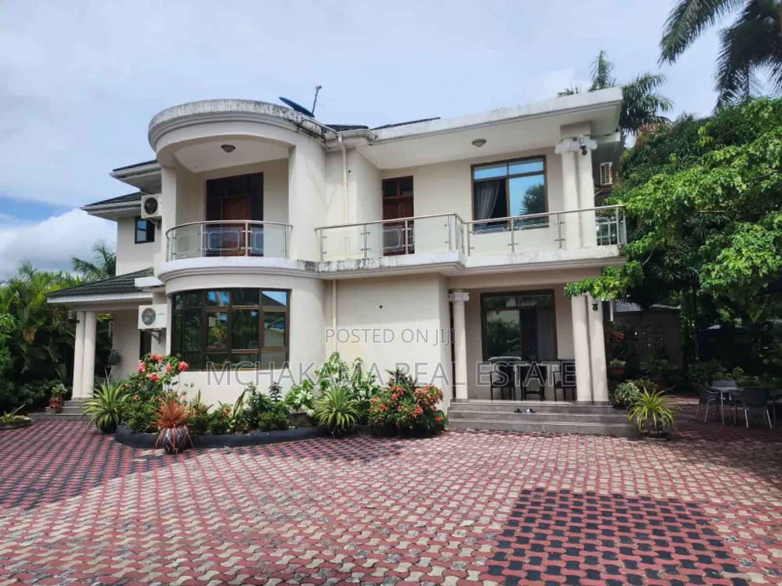 8bdrm Block of Flats in Yusuph Mchakama, Mbezi Beach for sale in Mbezi Beach