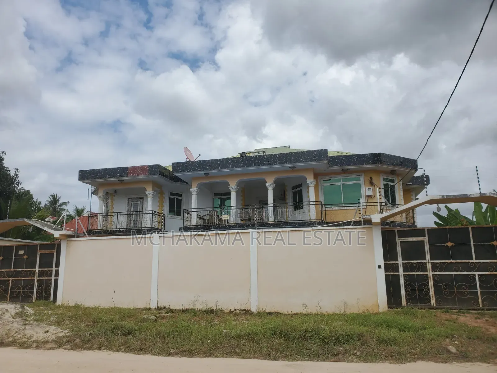 4bdrm Block of Flats in Yusuph Mchakama, Kigamboni for sale in Kigamboni