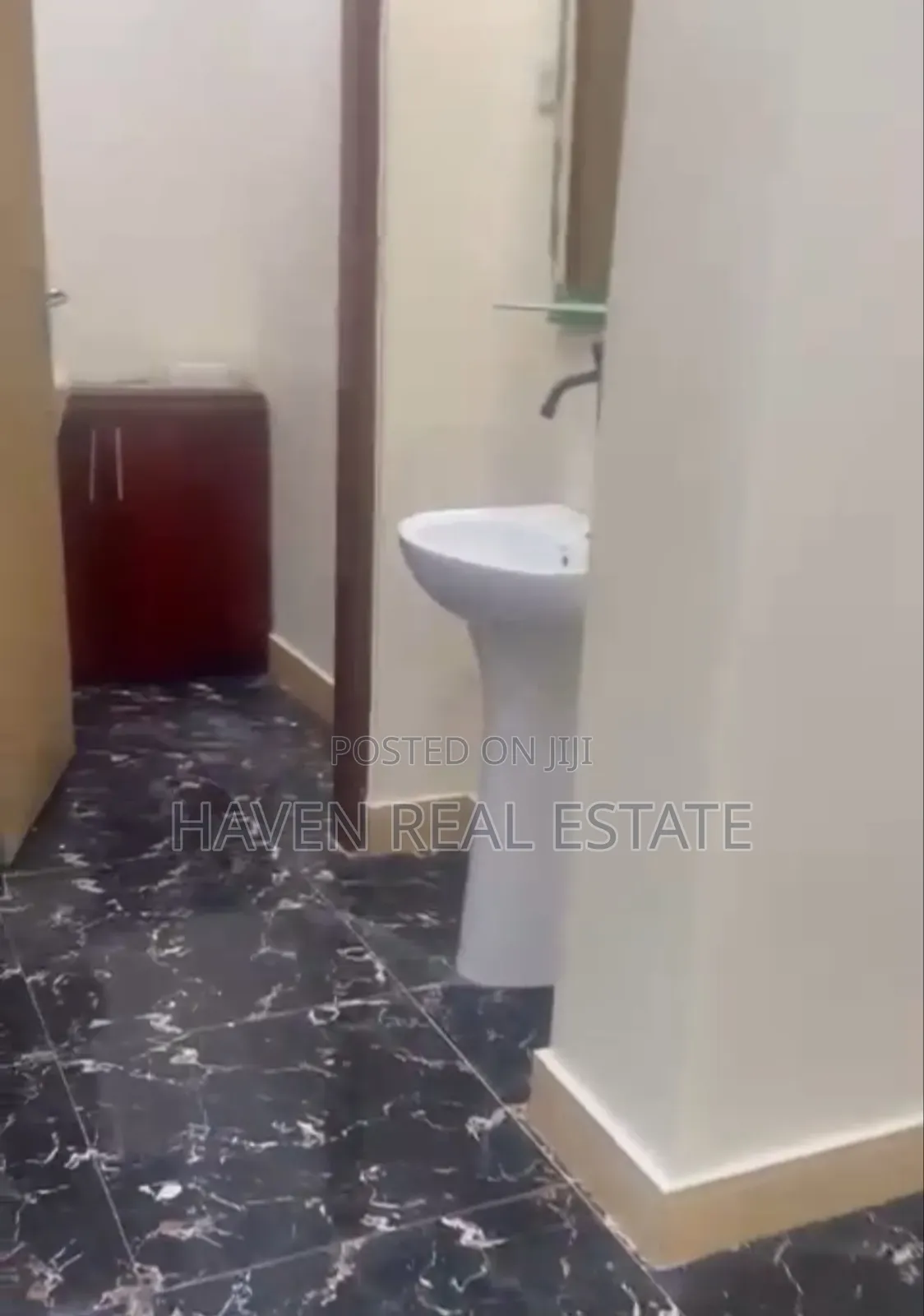 Furnished 3bdrm Apartment in Msasani for sale in Msasani