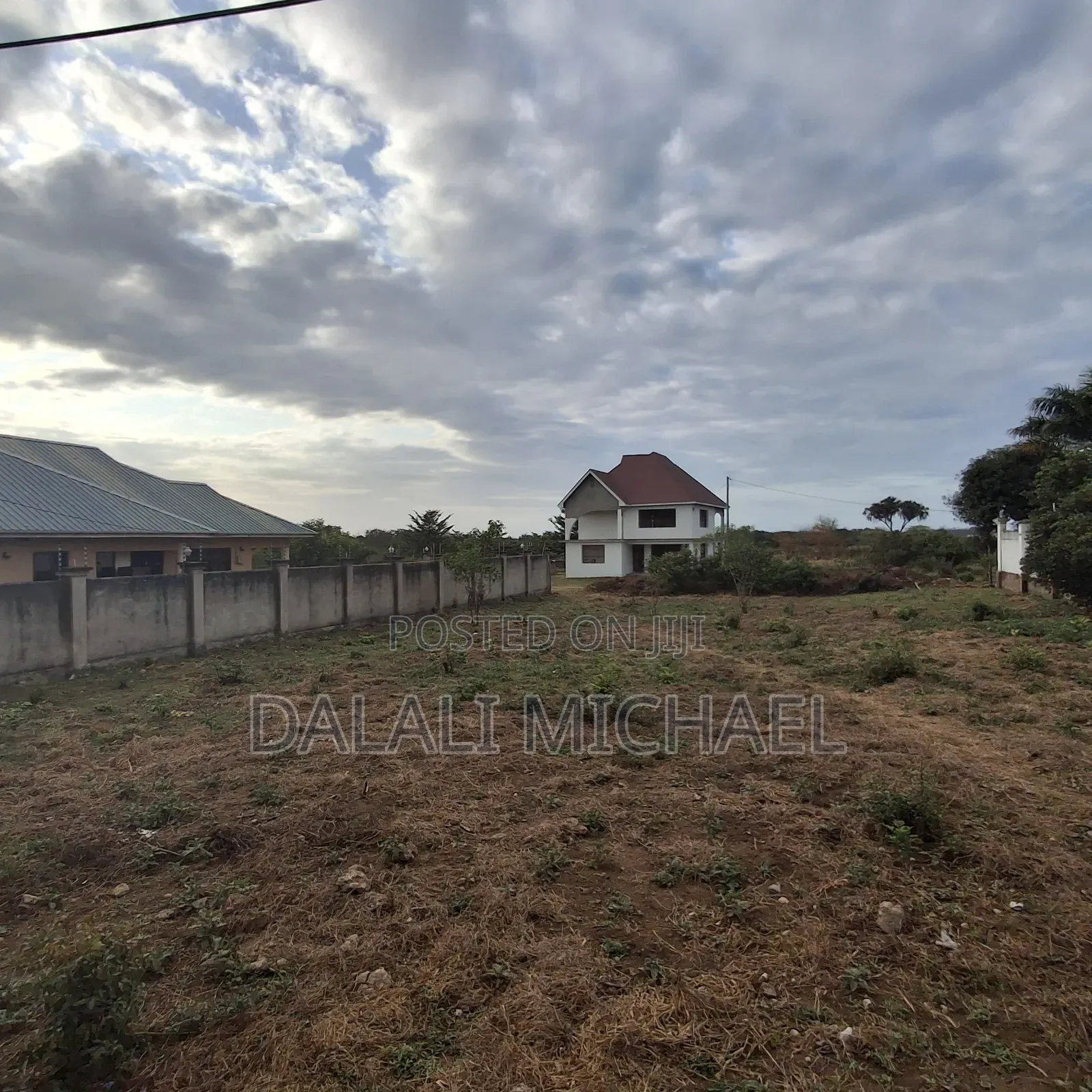 Kiwanja Kinauzwa Mbweni Mpiji in Mbweni