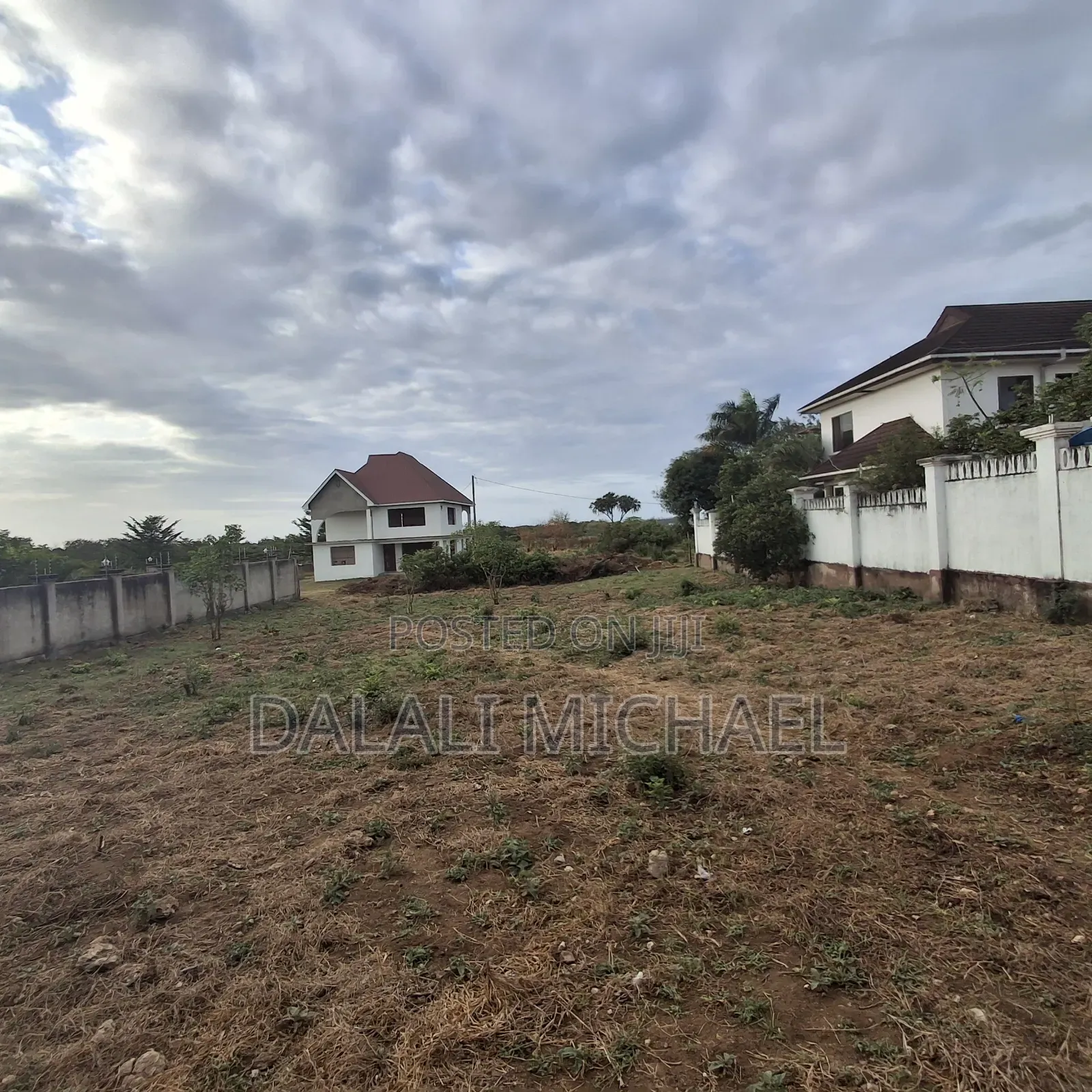 Kiwanja Kinauzwa Mbweni Mpiji in Mbweni