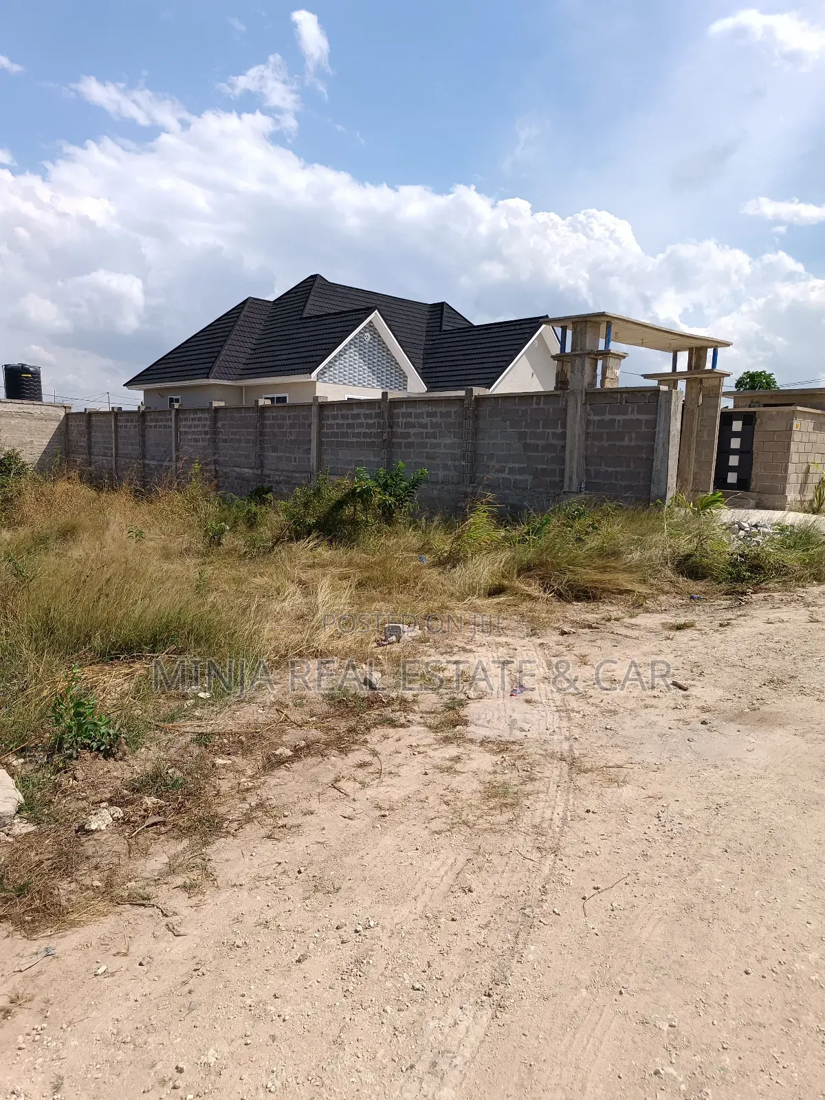 Kiwanja Kinauzwa Mabwepande Mji Mpya in Kinondoni