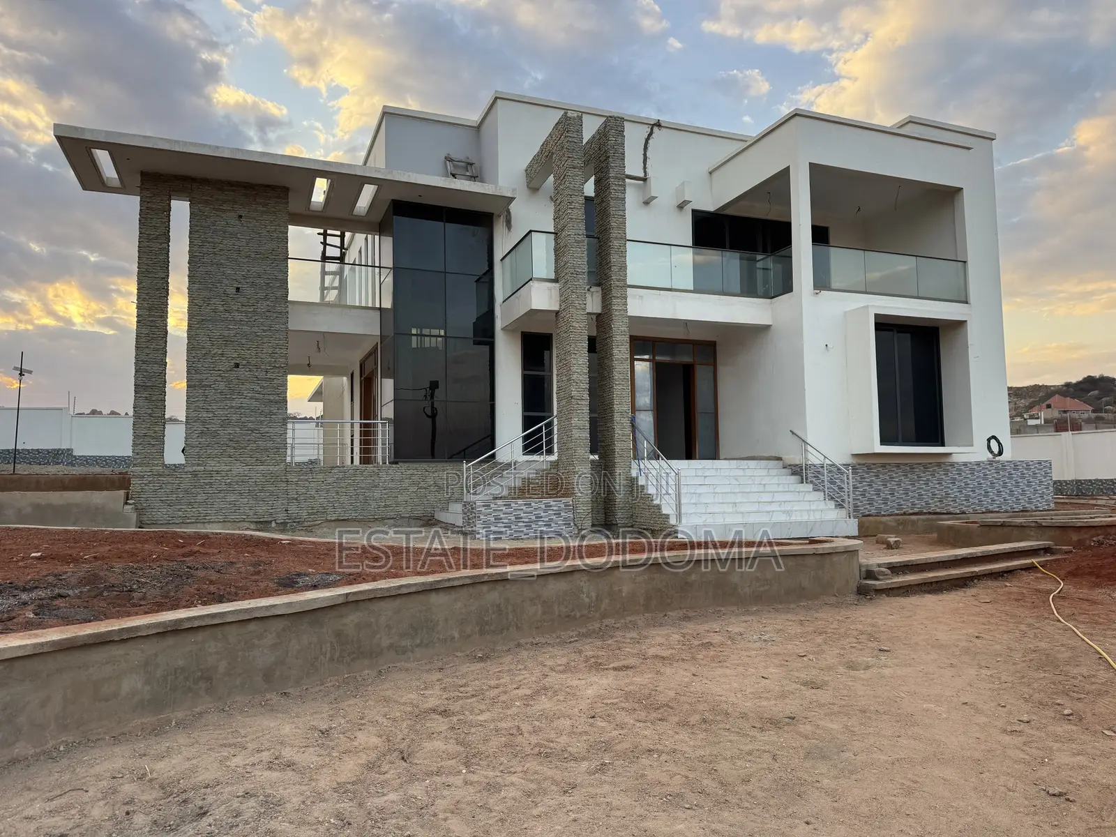 5bdrm Mansion in Iyumbu West for sale in Iyumbu