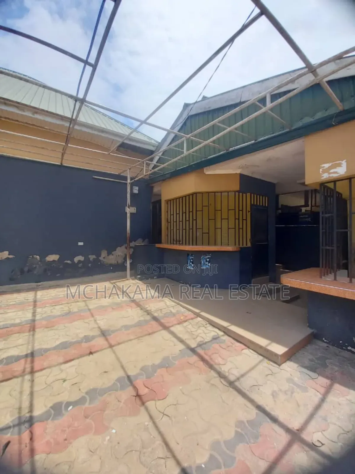 10bdrm House in Mchakama, Kunduchi for sale in Kunduchi