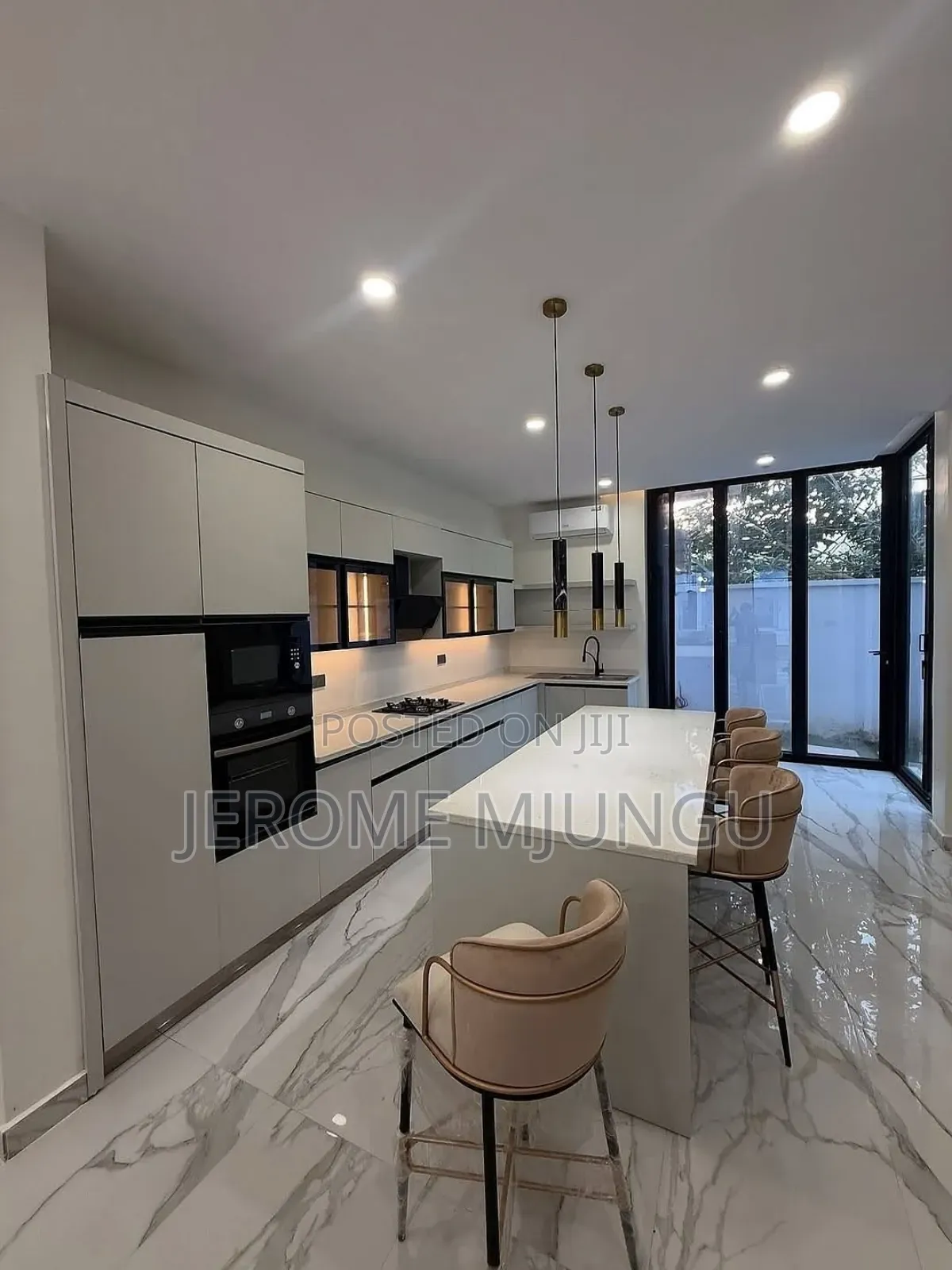 Furnished 5bdrm Villa in Oyster Bay for rent in Oyster Bay