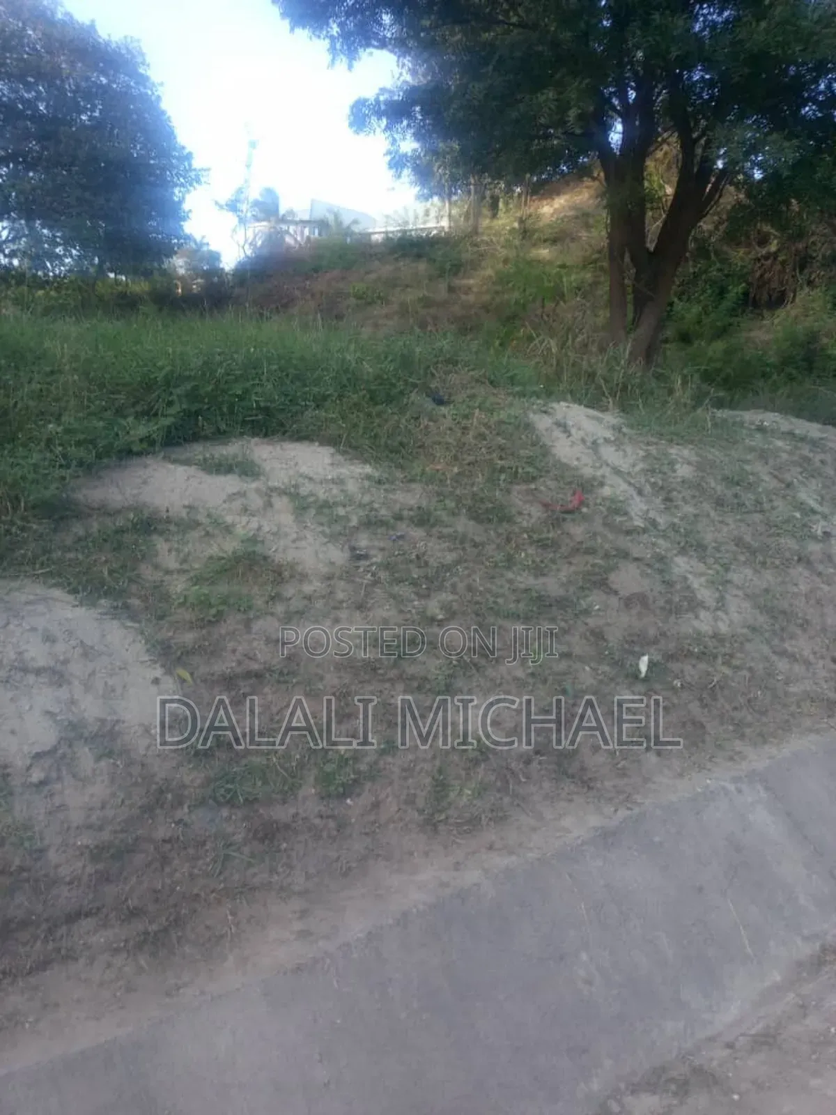 Kiwanja Kinauzwa Mbezi Kimara in Mbezi