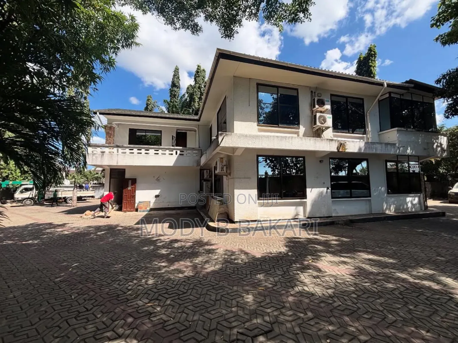 9bdrm House in Mikocheni for sale in Mikocheni