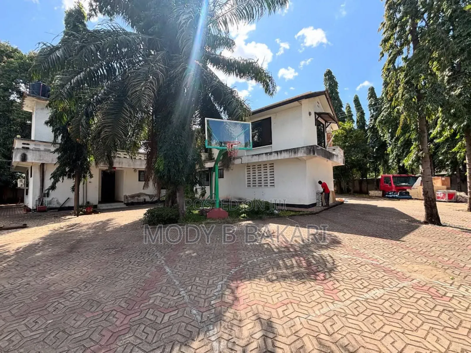 9bdrm House in Mikocheni for sale in Mikocheni