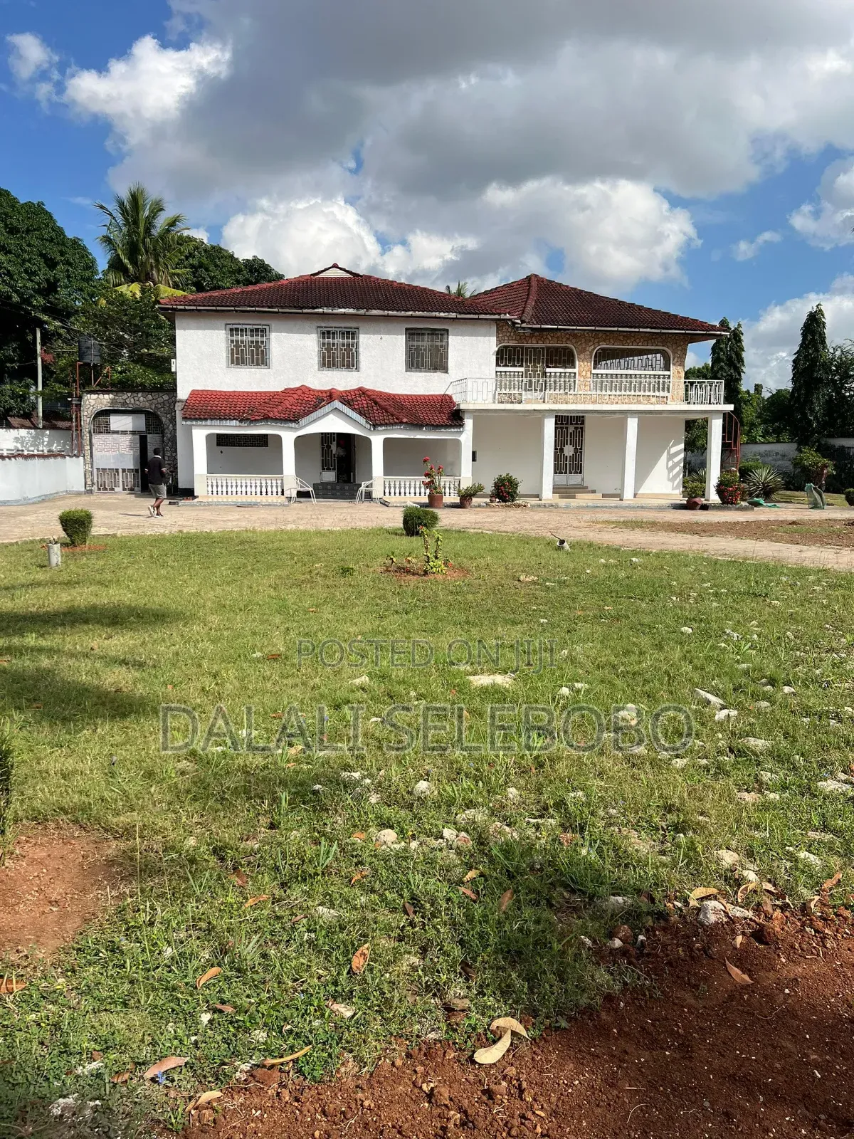 6bdrm Bungalow in Bahari Beach, Kinondoni for sale in Kinondoni