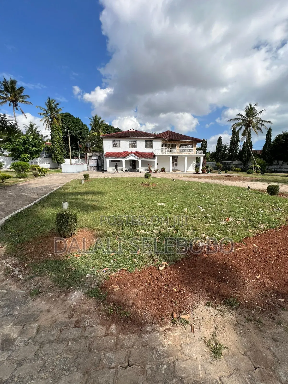 6bdrm Bungalow in Bahari Beach, Kinondoni for sale in Kinondoni