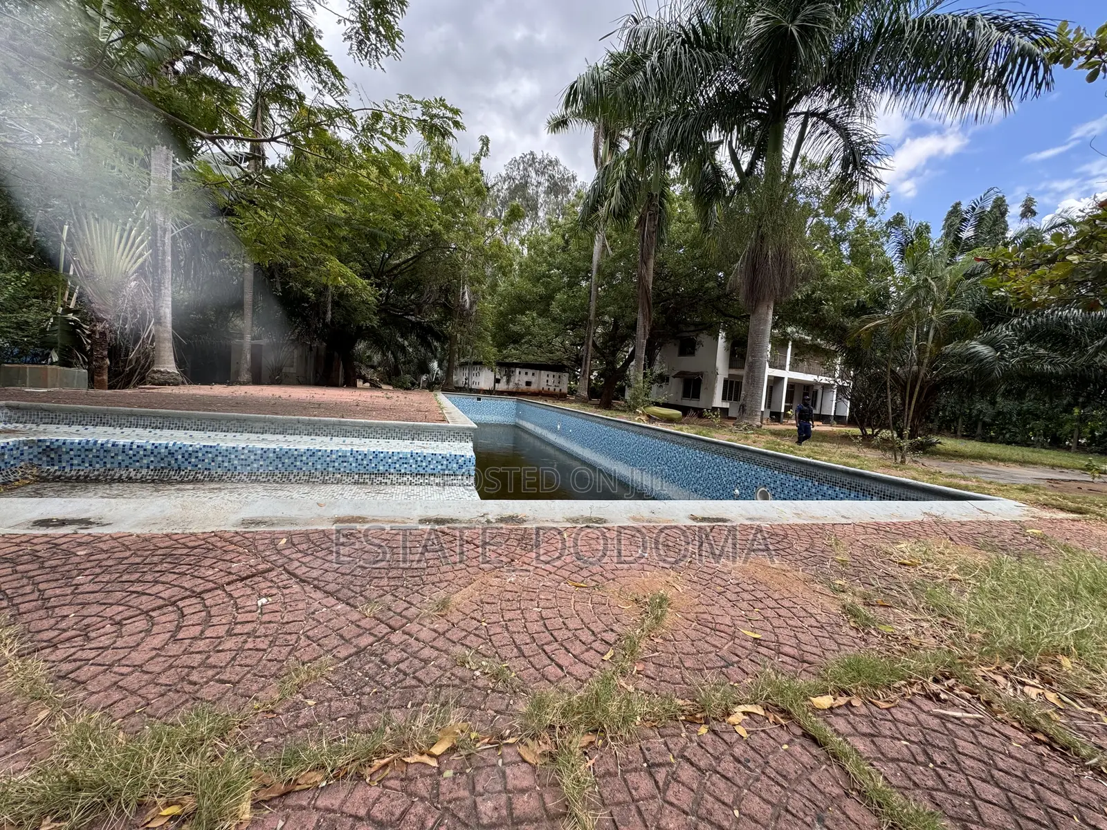 A Prime Plot Available for Sale at Kawe Beach /Msasani Beach in Kawe