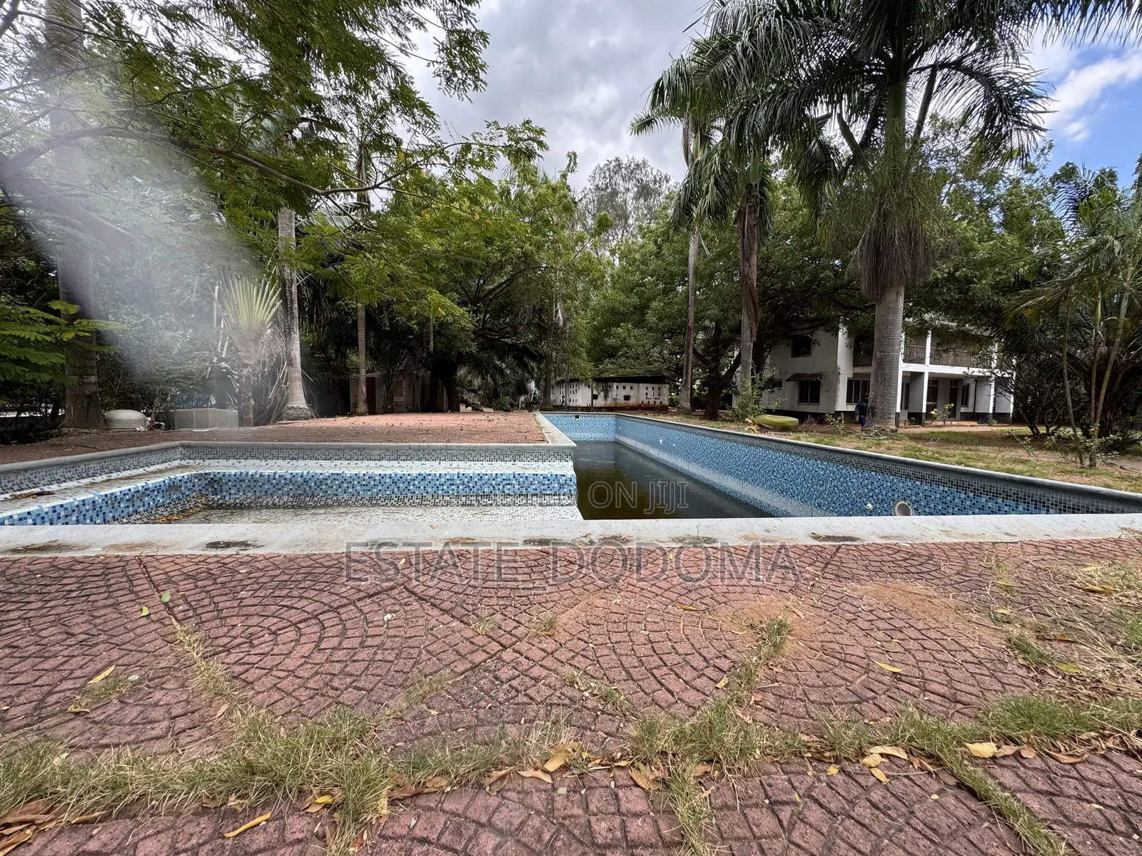 A Prime Plot Available for Sale at Kawe Beach /Msasani Beach in Kawe