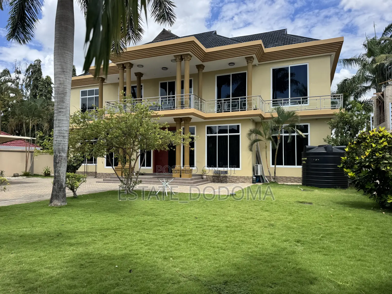 Furnished 8bdrm House in Mbezi Beach for sale in Mbezi Beach