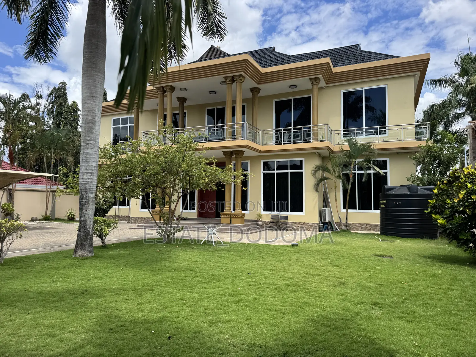 Furnished 8bdrm House in Mbezi Beach for sale in Mbezi Beach