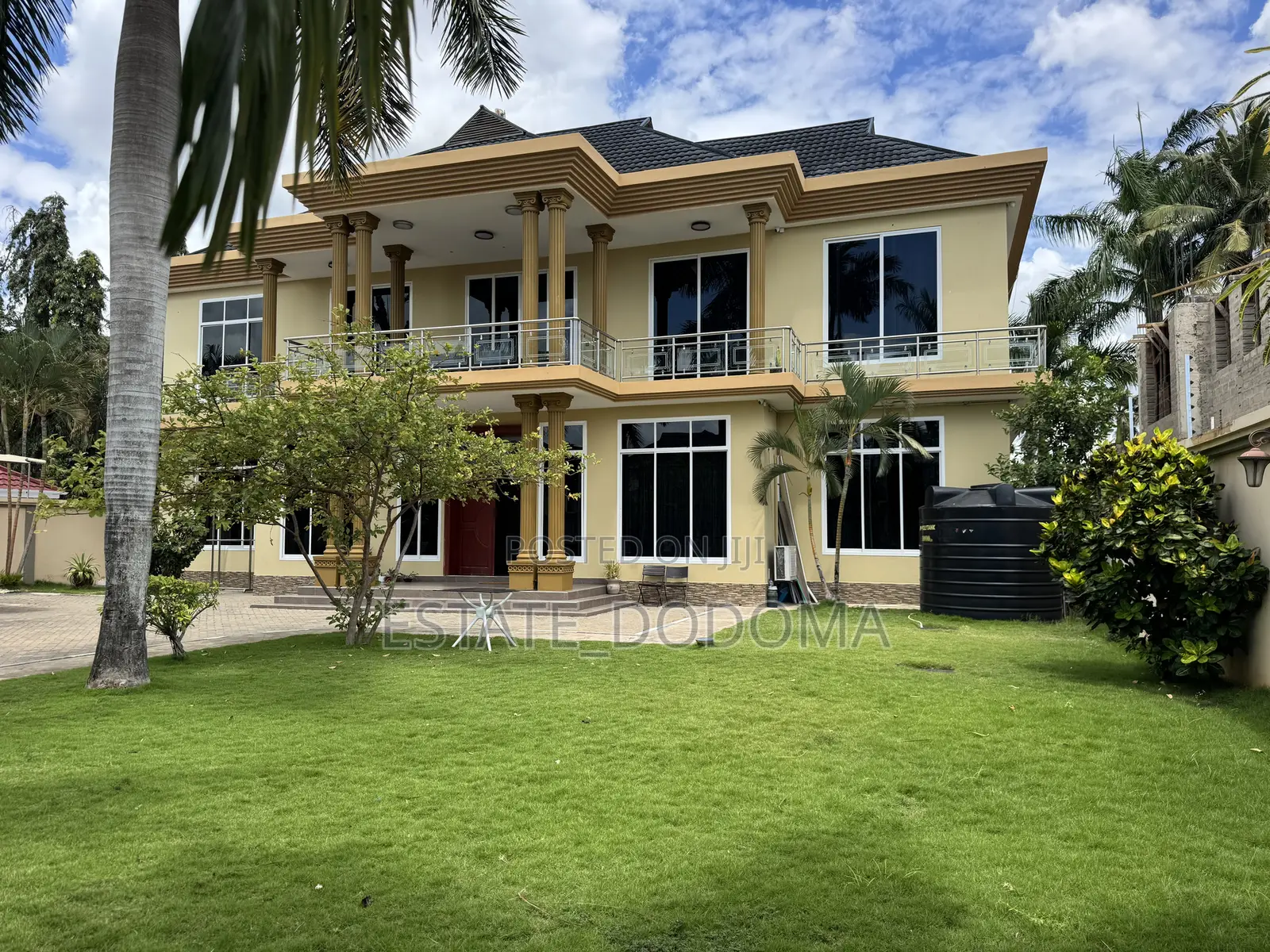 Furnished 8bdrm House in Mbezi Beach for sale in Mbezi Beach