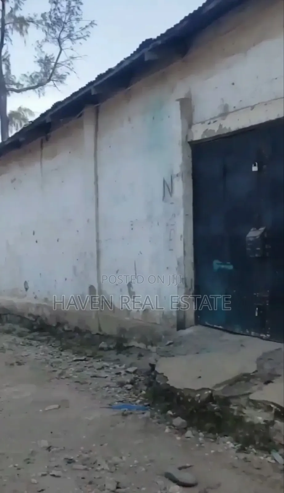 Eneo La Yard Na Godowns Linauzwa Kurasini in Kurasini