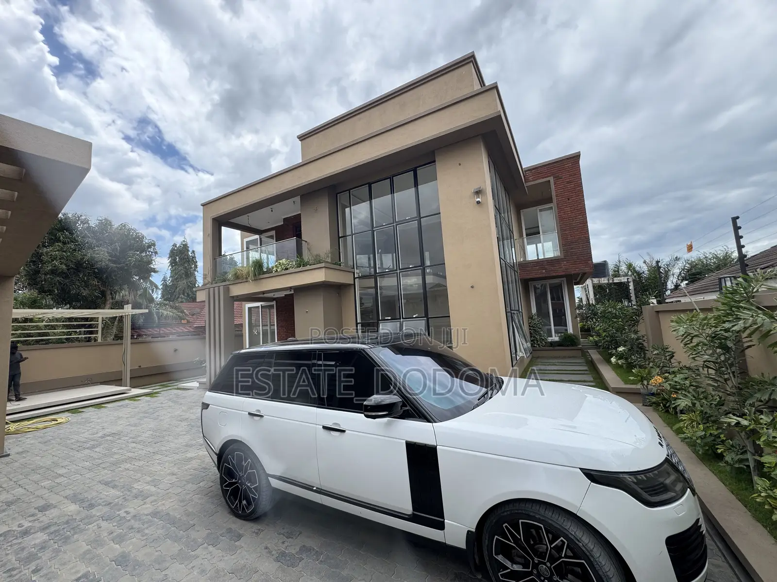 5bdrm Mansion in Mbezi Beach for sale in Mbezi Beach