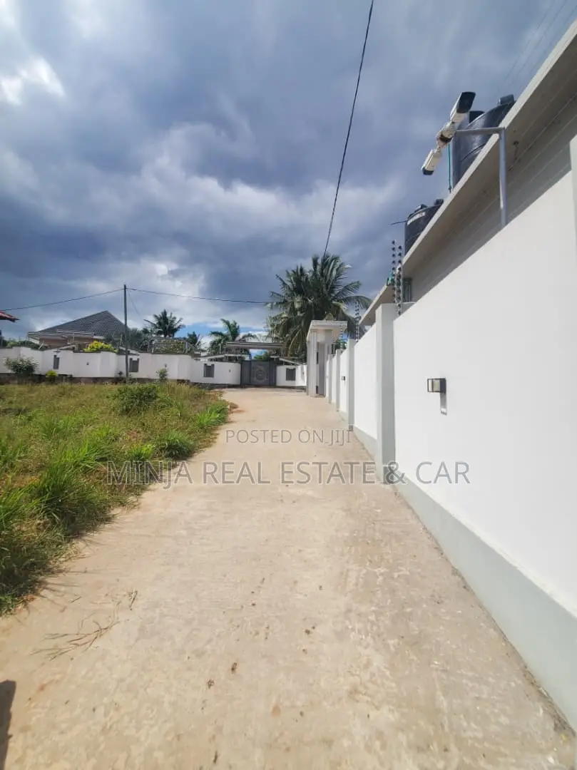 Plot for Sale Madale Uzunguni in Goba