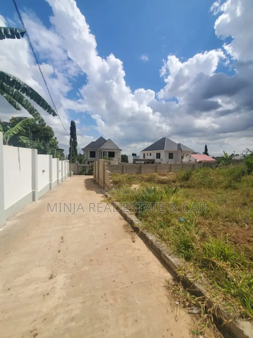 Plot for Sale Madale Uzunguni in Goba