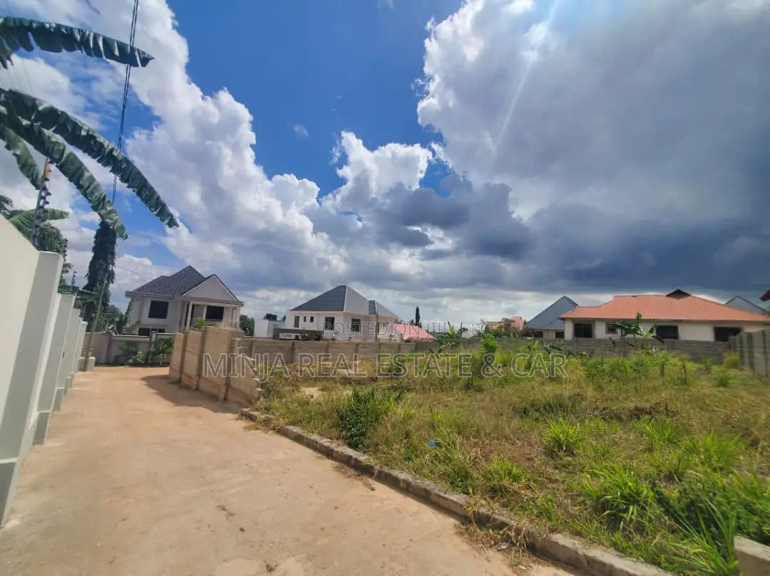 Plot for Sale Madale Uzunguni in Goba