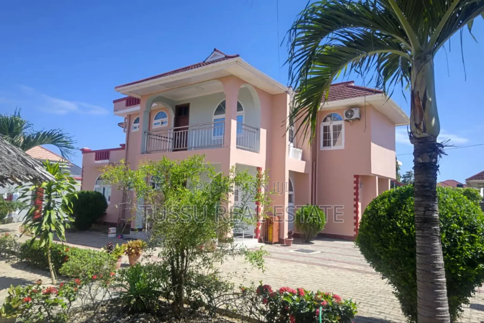 5bdrm House in Mbezibeach Kwa Zena, Kinondoni for sale in Kinondoni