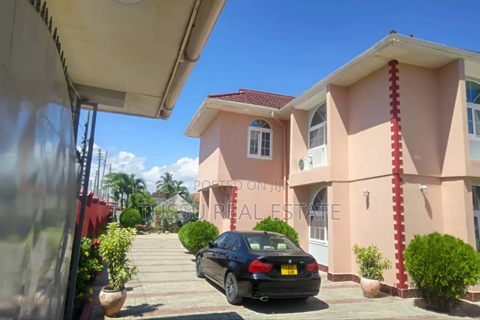 5bdrm House in Mbezibeach Kwa Zena, Kinondoni for sale in Kinondoni