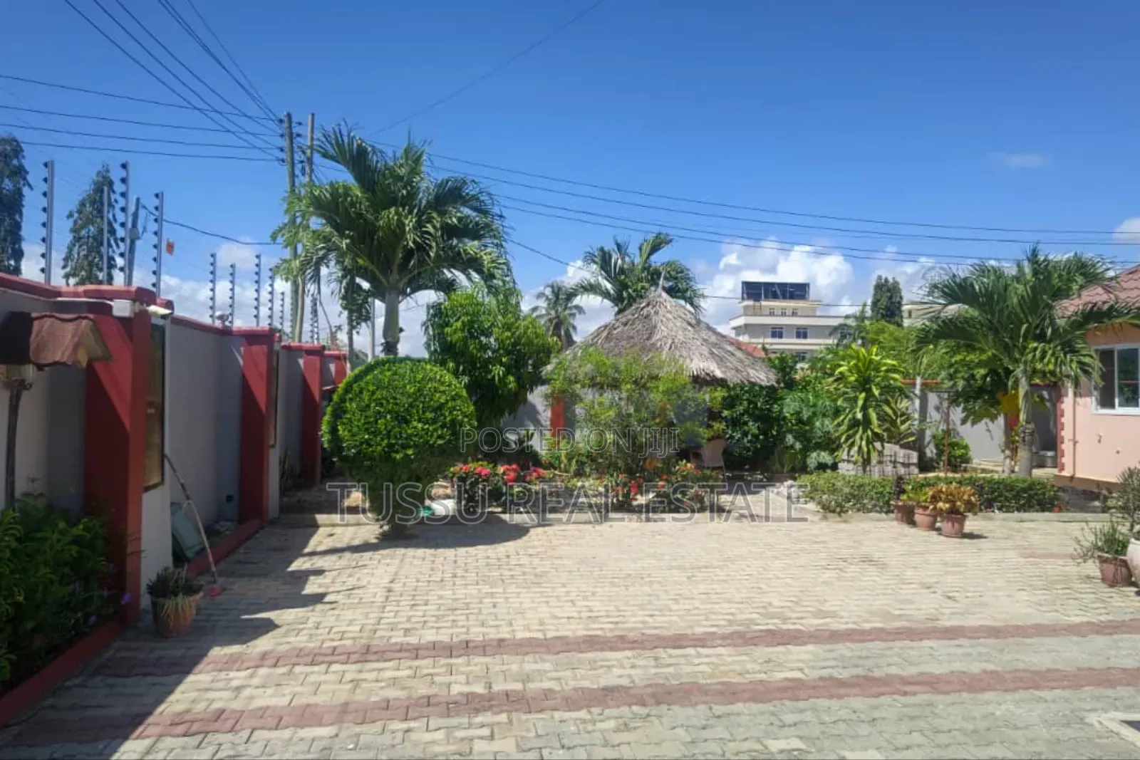 5bdrm House in Mbezibeach Kwa Zena, Kinondoni for sale in Kinondoni