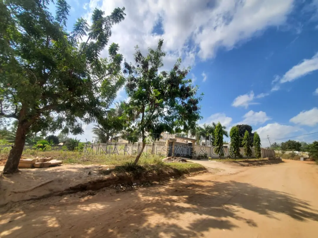 Plot for Sale Mivumoni Marobo Madale. in Goba