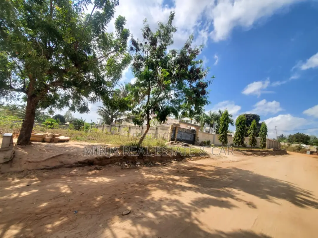 Plot for Sale Mivumoni Marobo Madale. in Goba