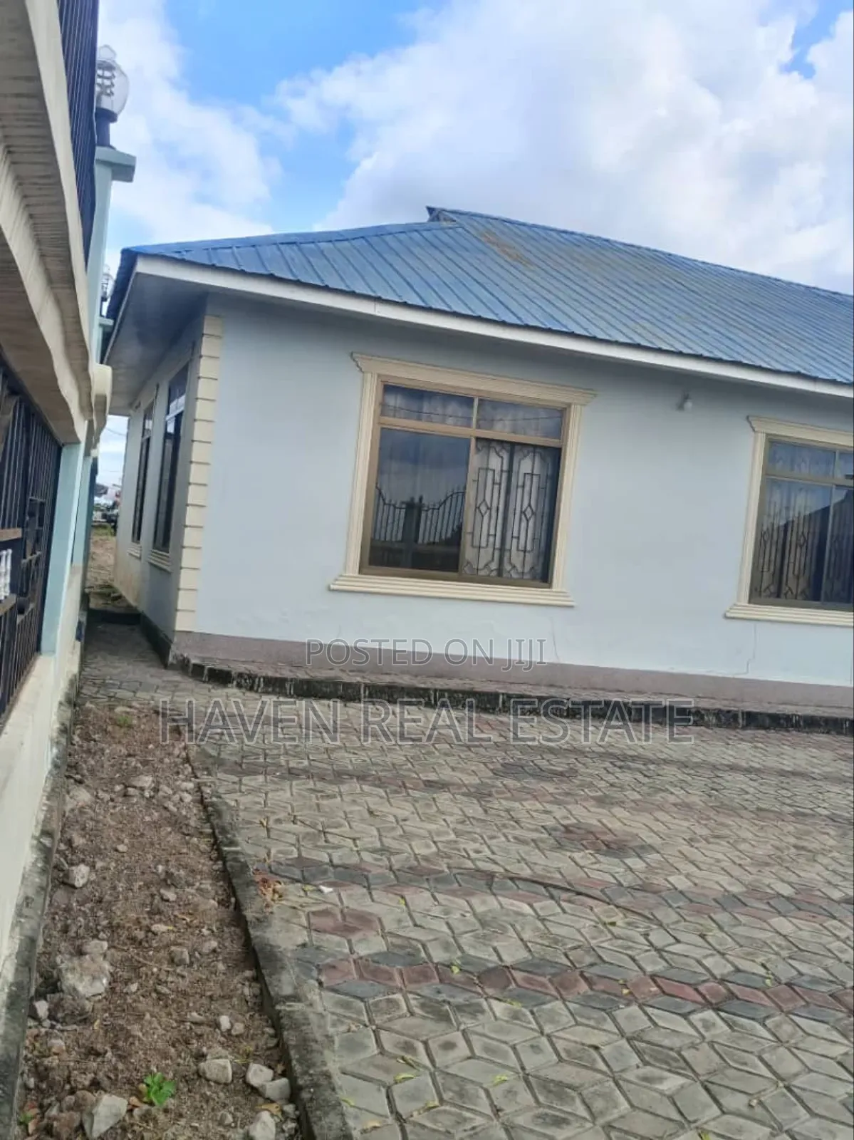 3bdrm House in Mbezi for sale in Mbezi
