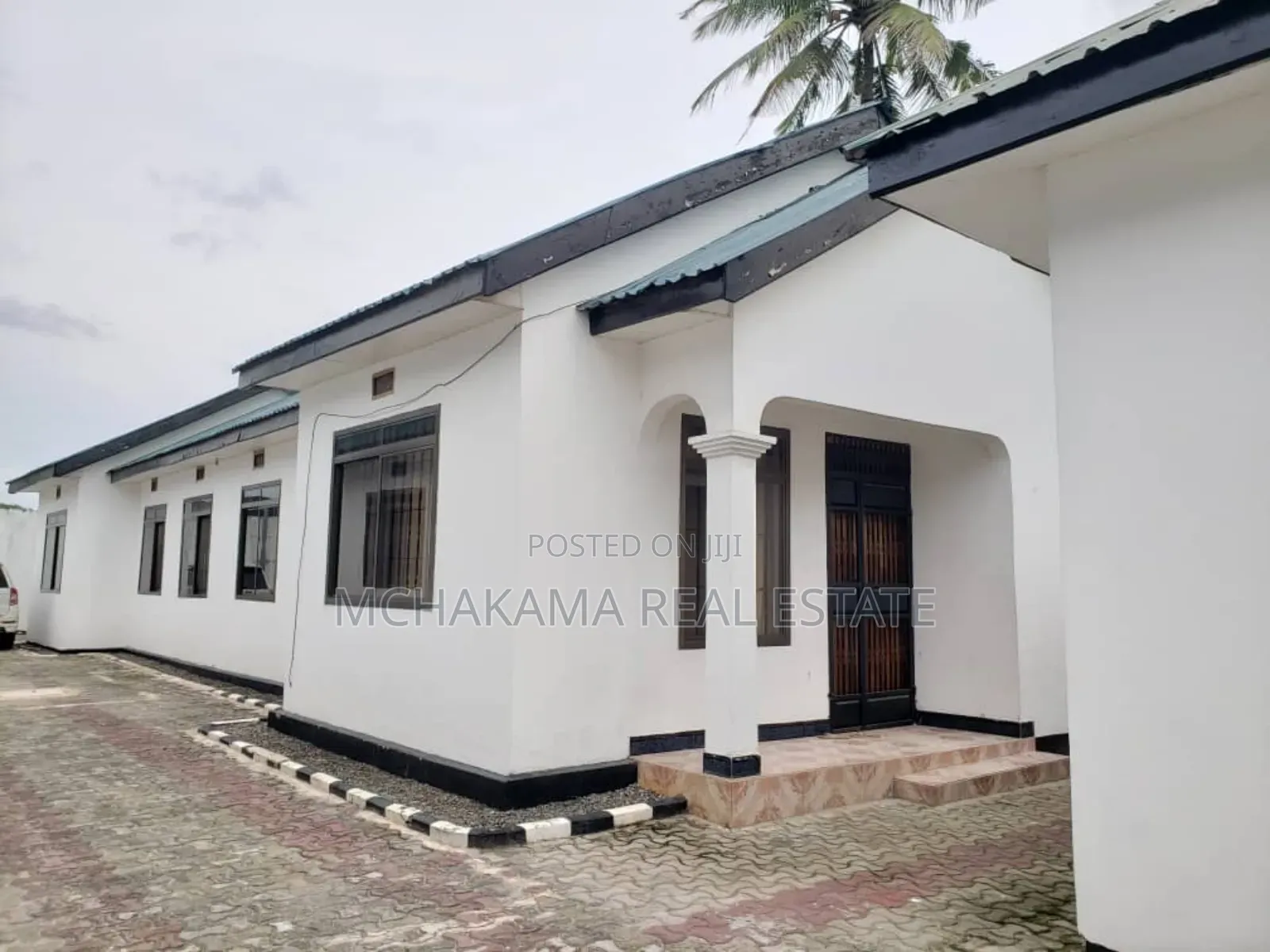 9bdrm Apartment in Mchakama Real Estate, Segerea for sale in Segerea
