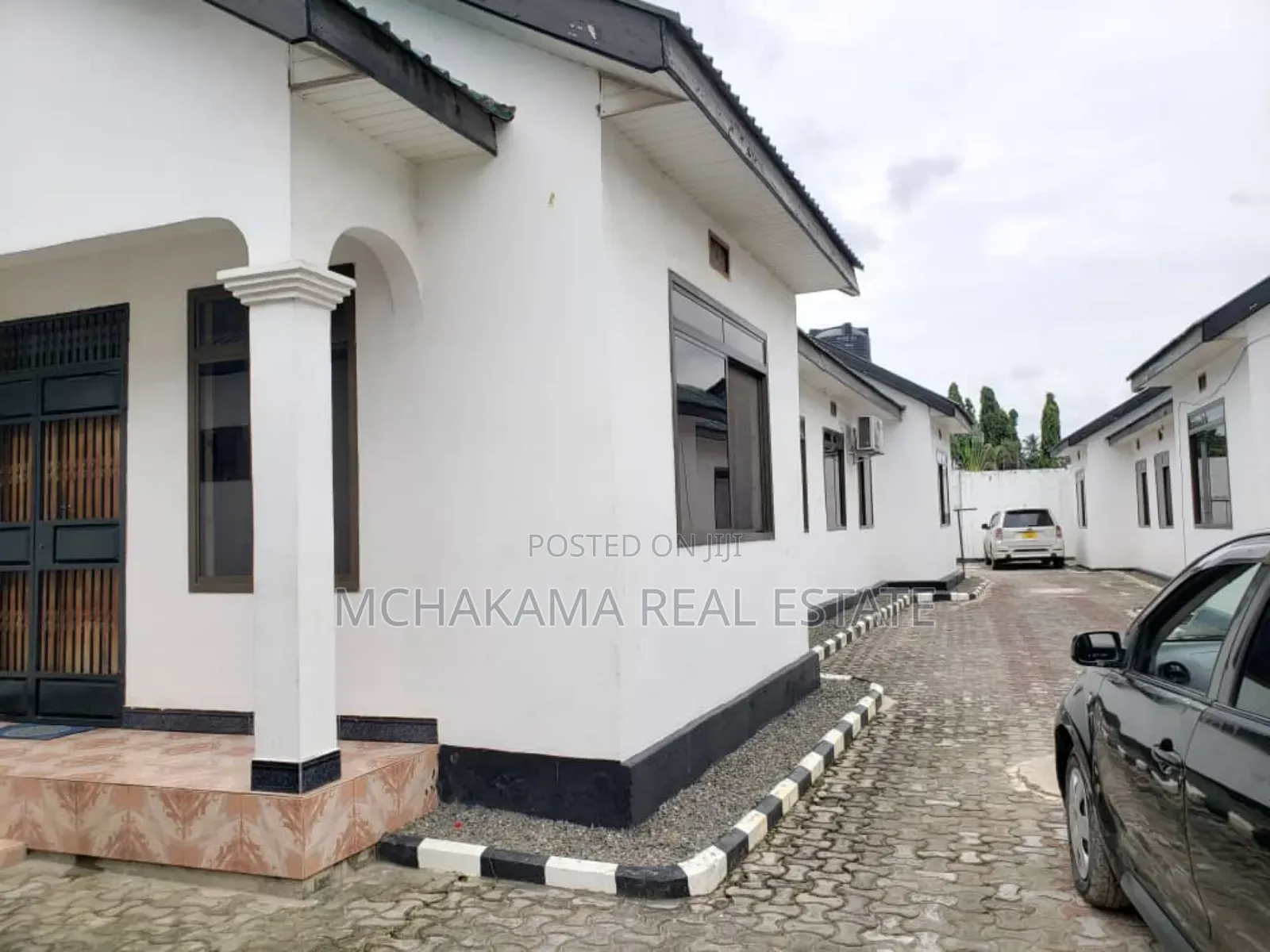 9bdrm Apartment in Mchakama Real Estate, Segerea for sale in Segerea