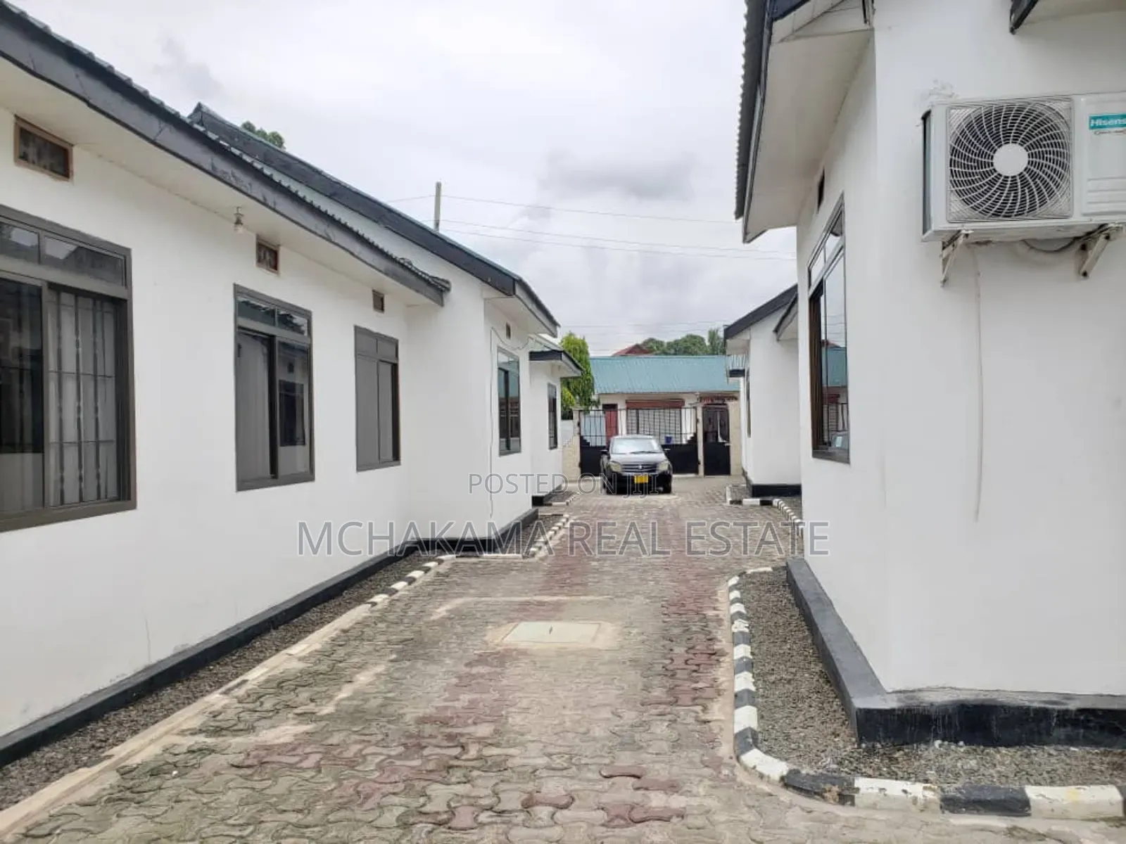 9bdrm Apartment in Mchakama Real Estate, Segerea for sale in Segerea