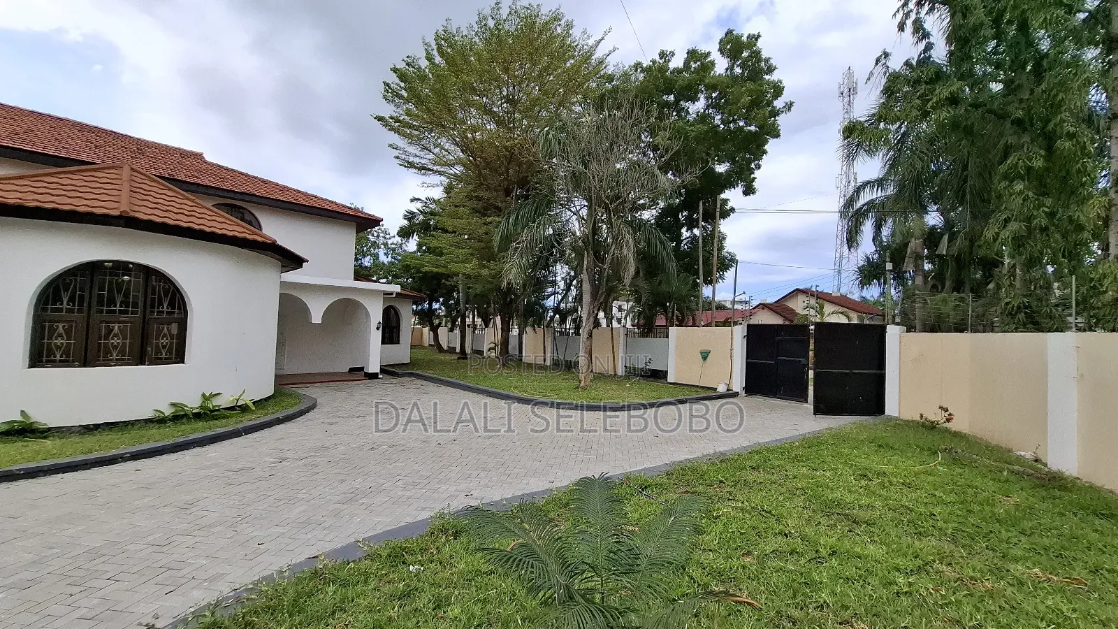 7bedrooms With Servant Quarter Better for Private Office in Mbezi Beach
