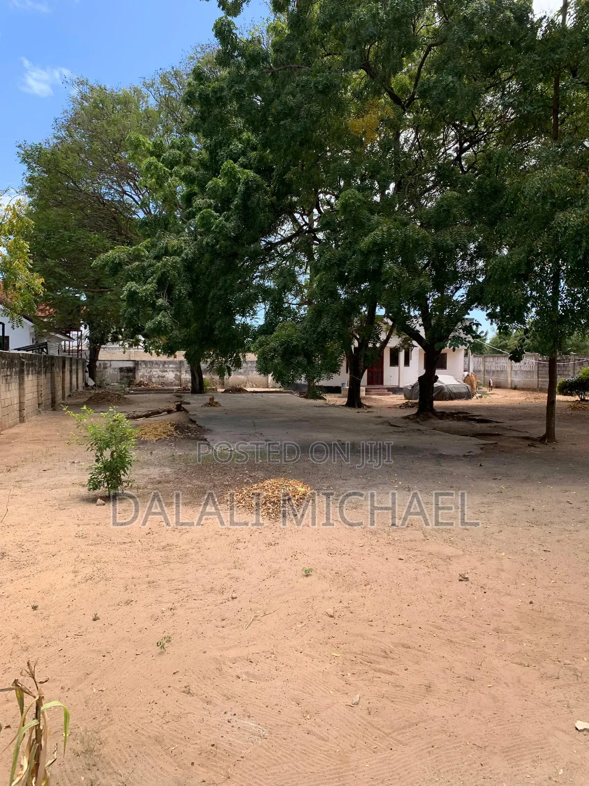 Kiwanja Kinauzwa Mbezibeach in Mbezi Beach