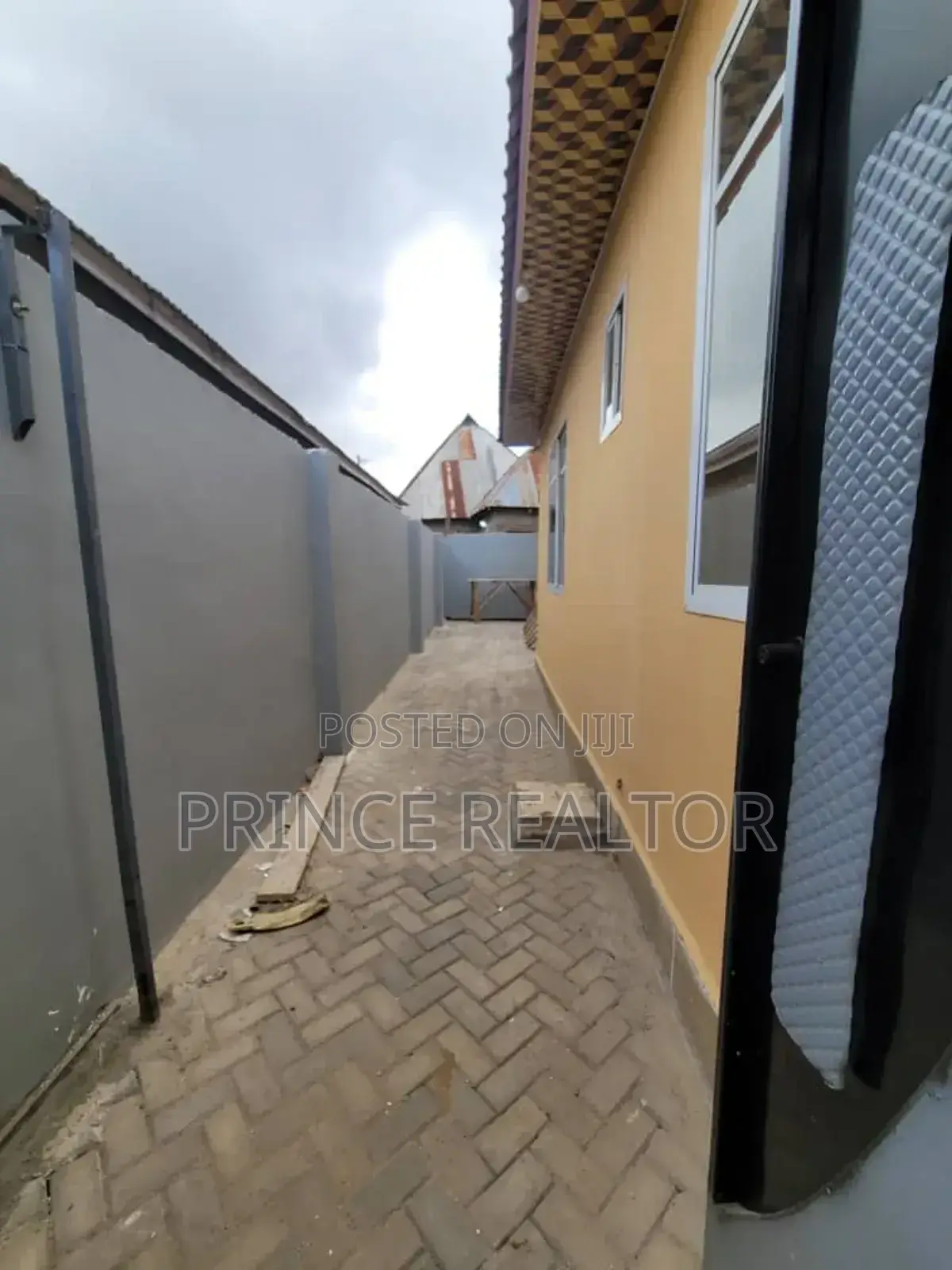 5bdrm House in Mbagala Saku Ilulu, Temeke for sale in Temeke