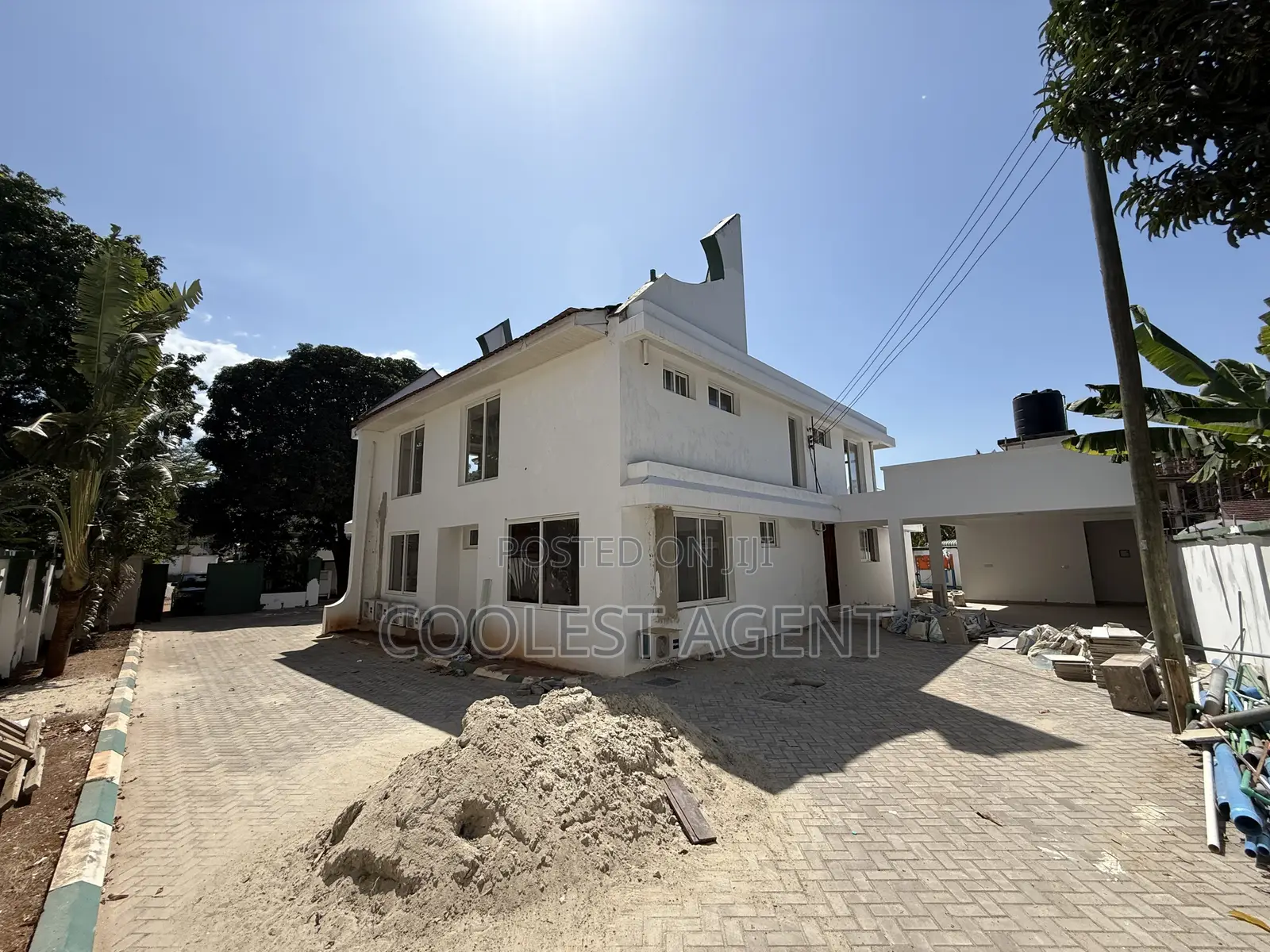 5bdrm Bungalow in Coolest Estate, Oyster Bay for rent in Oyster Bay