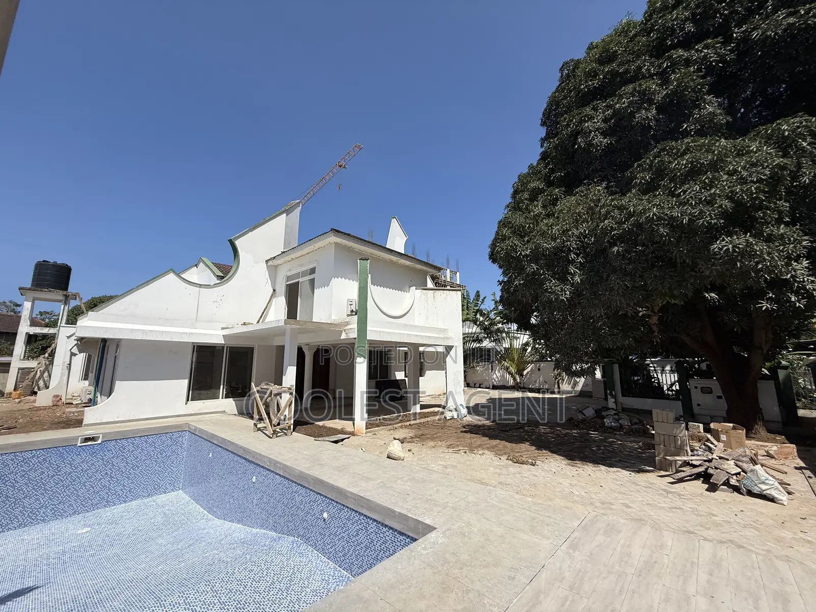 5bdrm Bungalow in Coolest Estate, Oyster Bay for rent in Oyster Bay