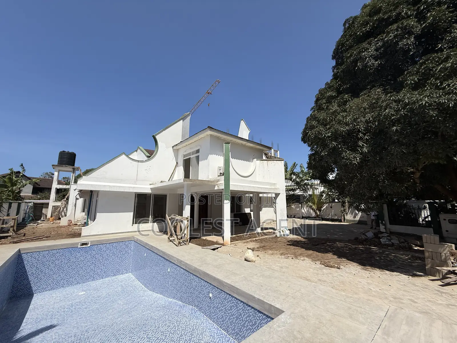 5bdrm Bungalow in Coolest Estate, Oyster Bay for rent in Oyster Bay