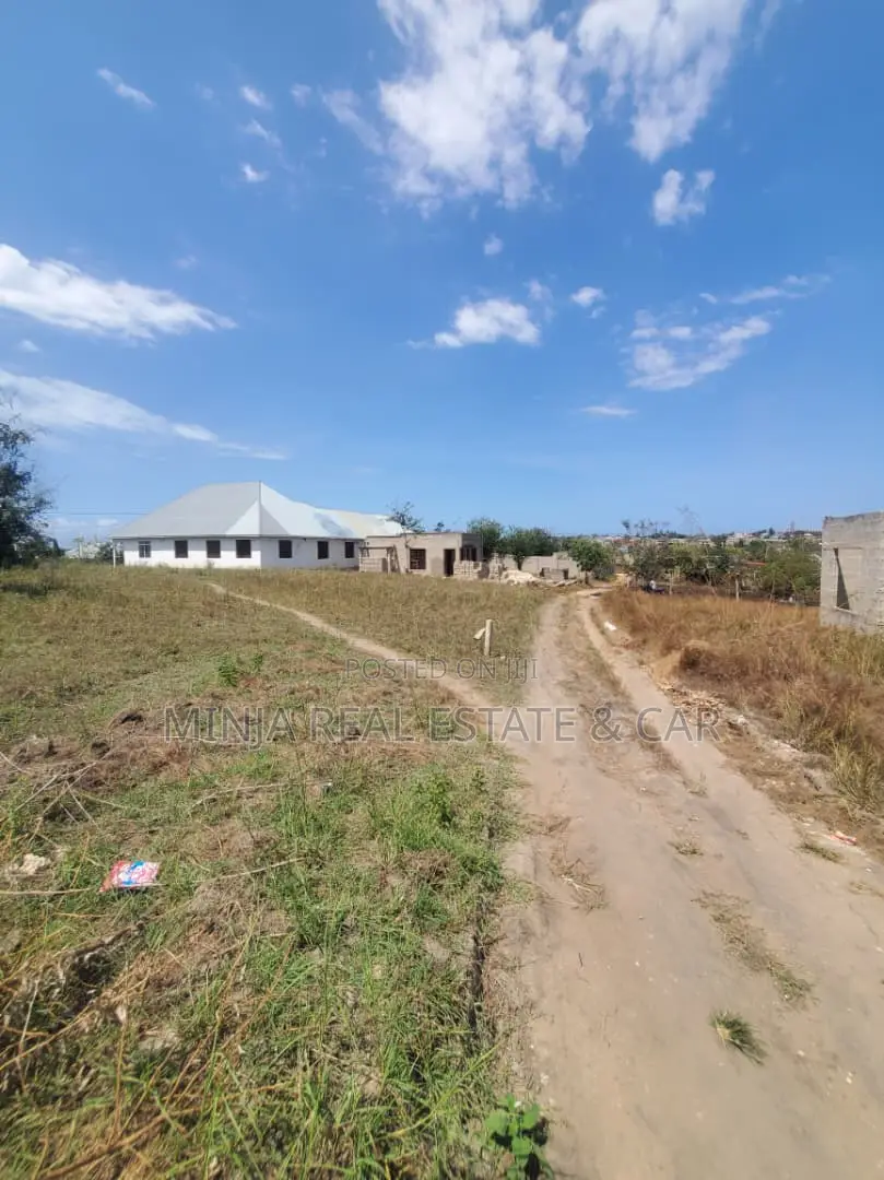 Big Plot in Terms of Size for Sale in Madale Msigani and Its Cheap in Goba