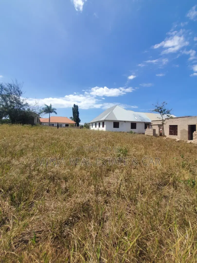 Big Plot in Terms of Size for Sale in Madale Msigani and Its Cheap in Goba