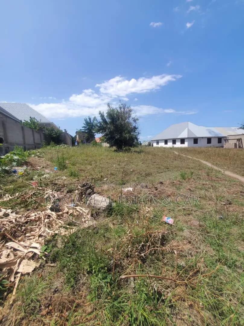 Big Plot in Terms of Size for Sale in Madale Msigani and Its Cheap in Goba