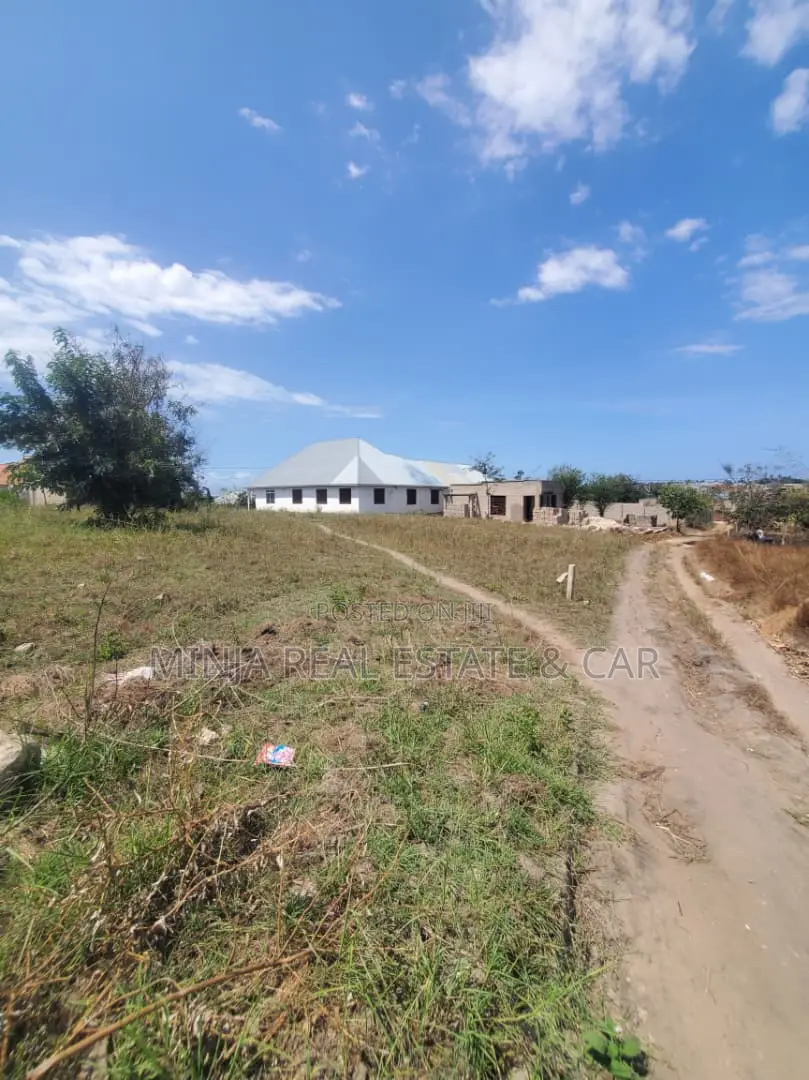 Big Plot in Terms of Size for Sale in Madale Msigani and Its Cheap in Goba