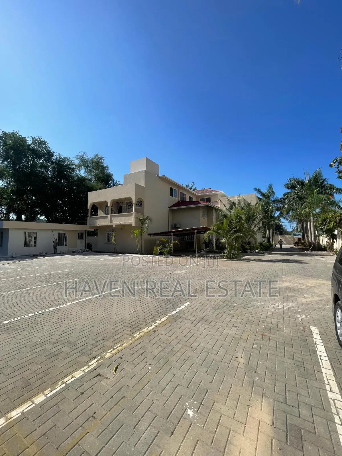 15bdrm House in Oyster Bay for rent in Oyster Bay