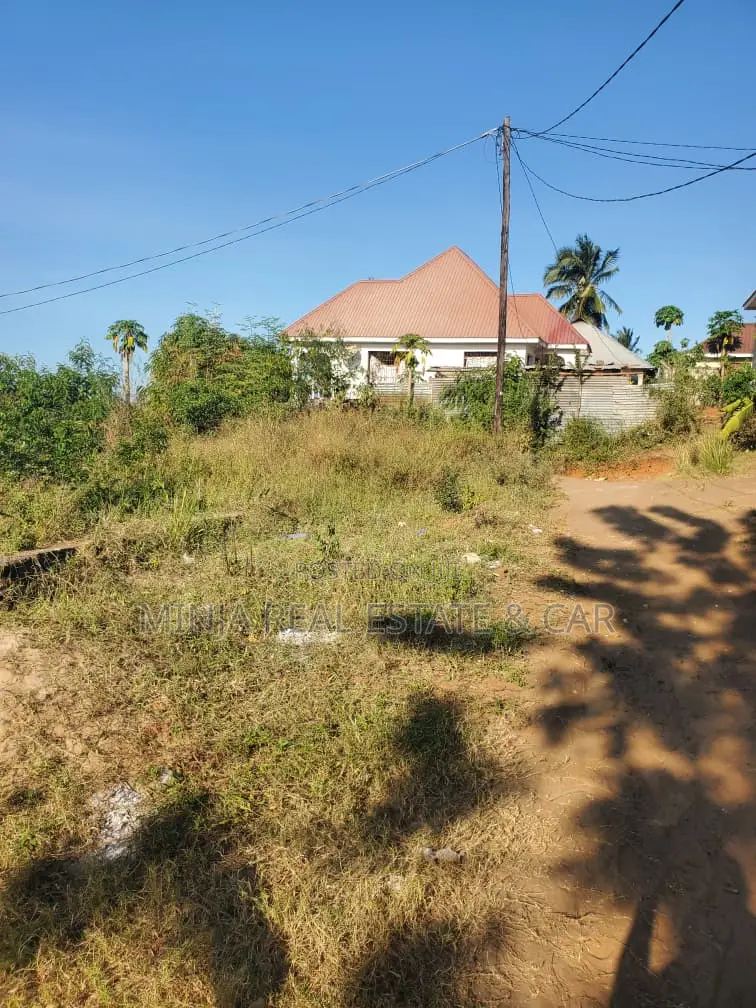 Kiwanja Kinauzwa Goba Muungano Marobo in Goba
