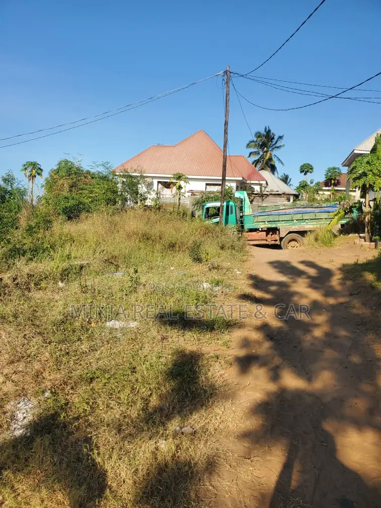 Kiwanja Kinauzwa Goba Muungano Marobo in Goba
