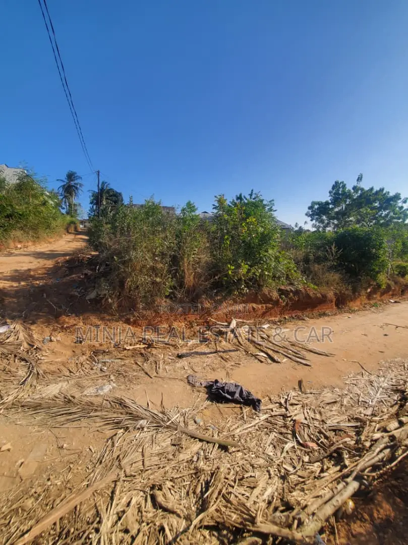 Kiwanja Kinauzwa Goba Muungano Marobo in Goba