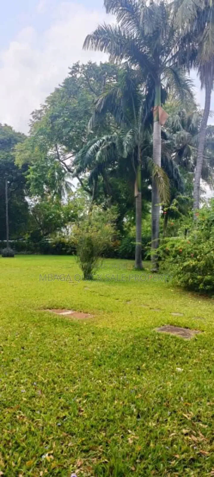 Furnished 4bdrm House in Msasani Beach for sale in Msasani